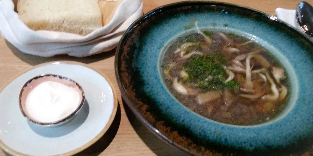 Обед в новом ресторане-пекарне "Поляна" на третьем этаже "Гринвича" в далёкую доковидную эпоху