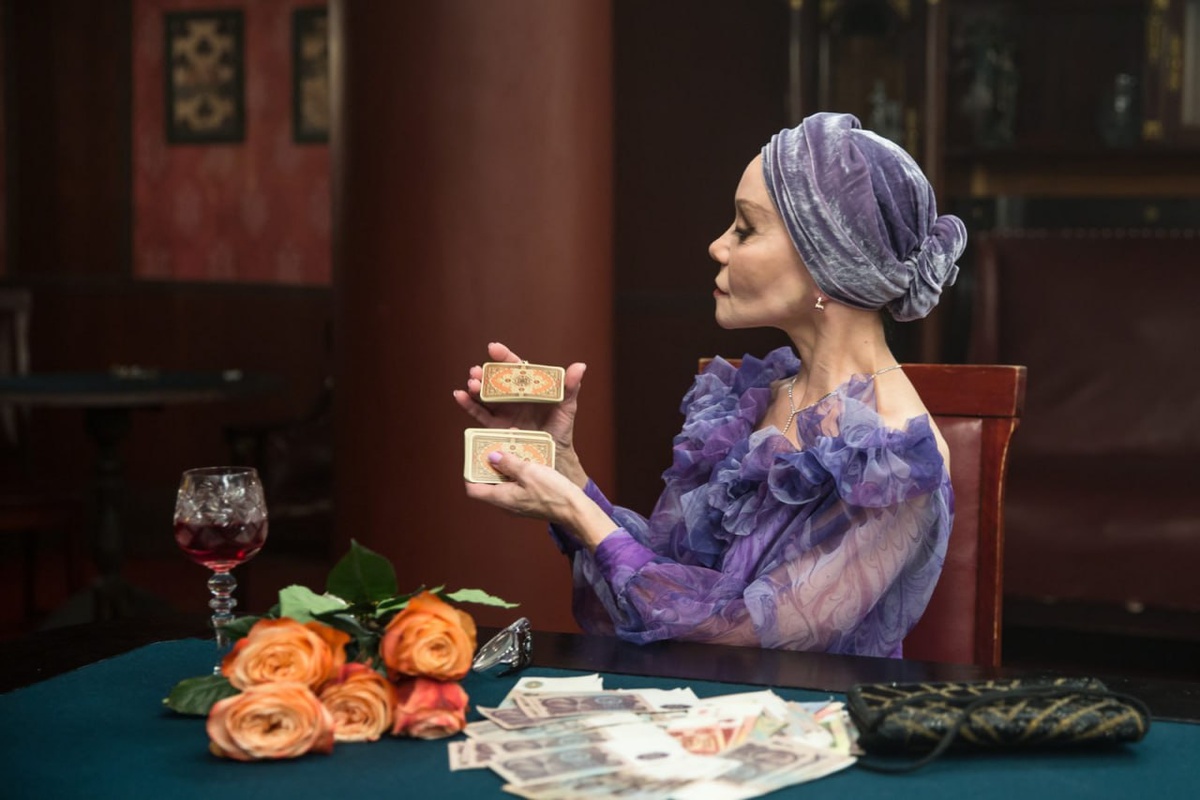    кадр из сериала «Катран»