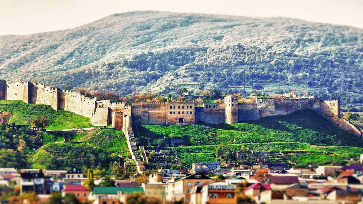     Цитадель Нарын-кала. Дербент. Дагестан   
(cc) Oscar11234