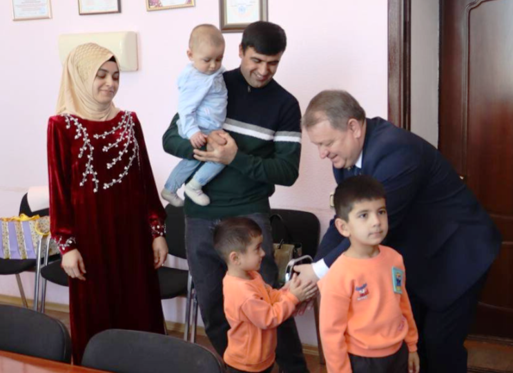 Человек, который получил квартиру, оказался не тем, кем казался: его истинное лицо раскрылось