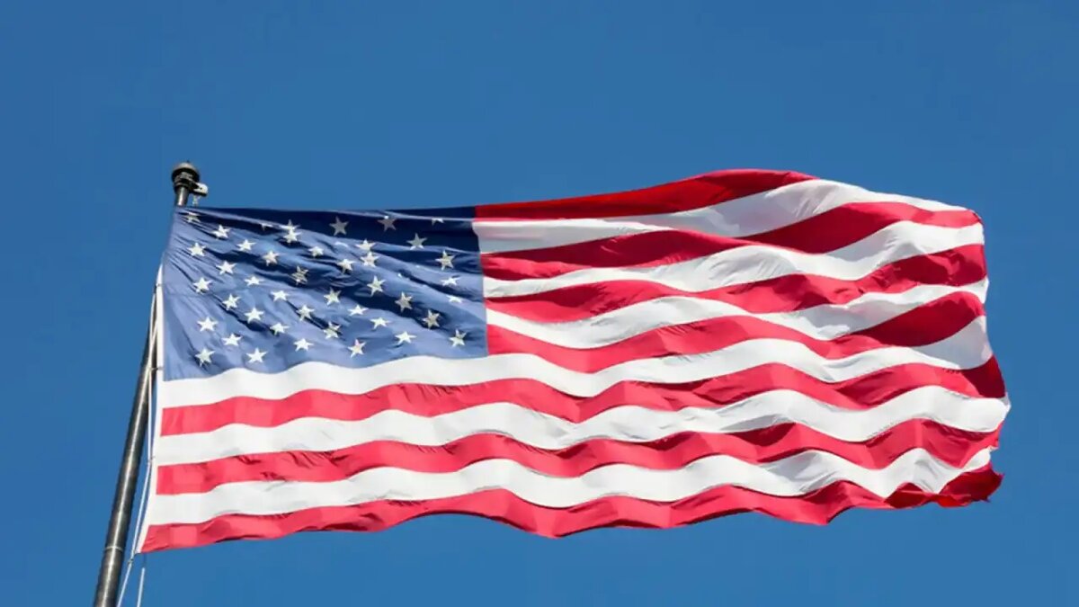    Флаг США. © freepik.com/vwalakte