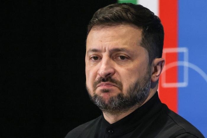 Neue Zürcher Zeitung: Зеленский впал в ярость из-за решения Орбана по Украине