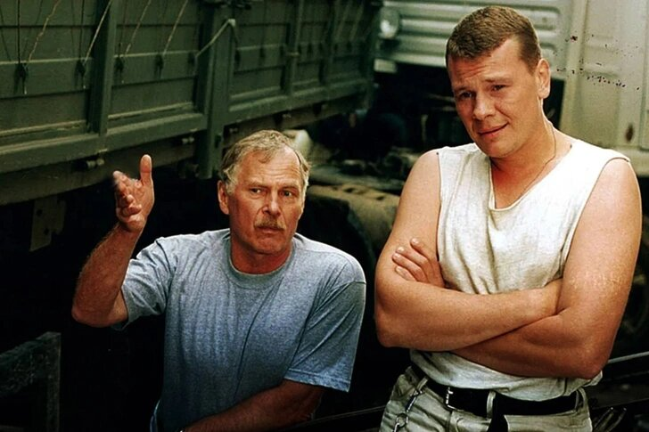 Условный срок, четыре жены и список «врагов»: что на самом деле было в судье звезды «Дальнобойщиков» Владислава Галкина