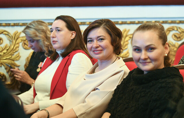 Лучших женщин Твери поздравили с праздником на торжественном вечере
