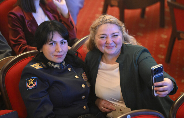 Лучших женщин Твери поздравили с праздником на торжественном вечере