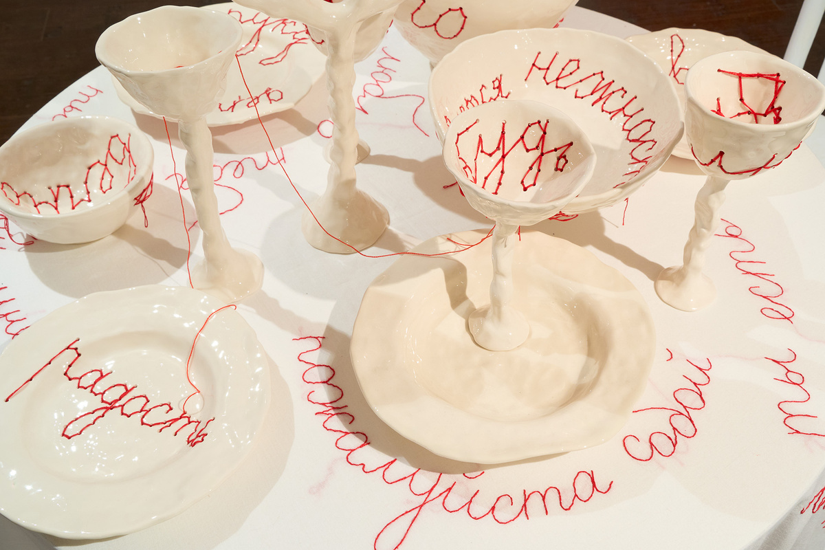    Работы Оксаны Афанасьевой на выставке «Ослепительно-белый и угольно-черный» в ММОМА