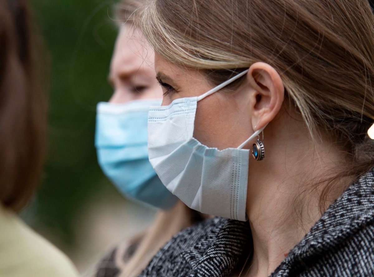    Югорчан предупредили о сезонном росте энтеровирусной инфекции