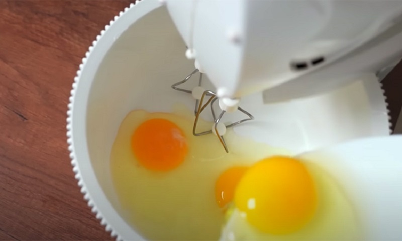 Любимый малиновый пирог из минимума ингредиентов: лёгкость, вкус и атмосфера уюта на вашей кухне