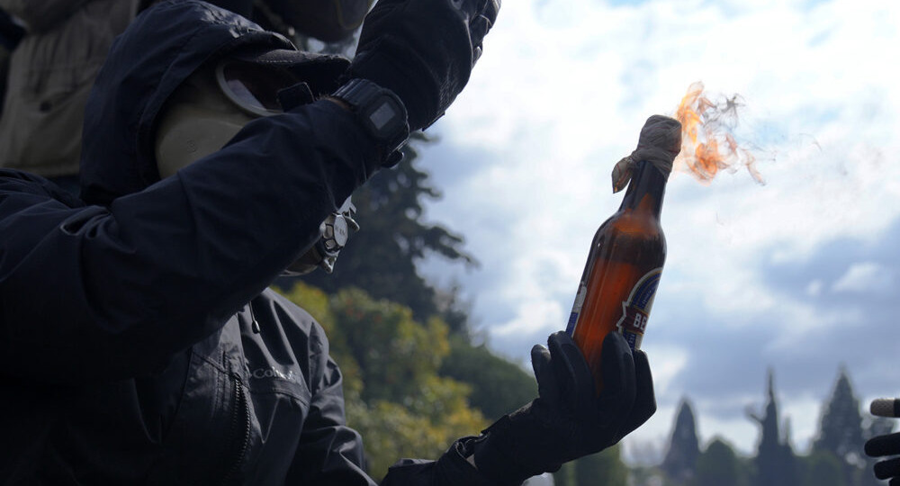 В России запретили публиковать рецепт коктейля Молотова