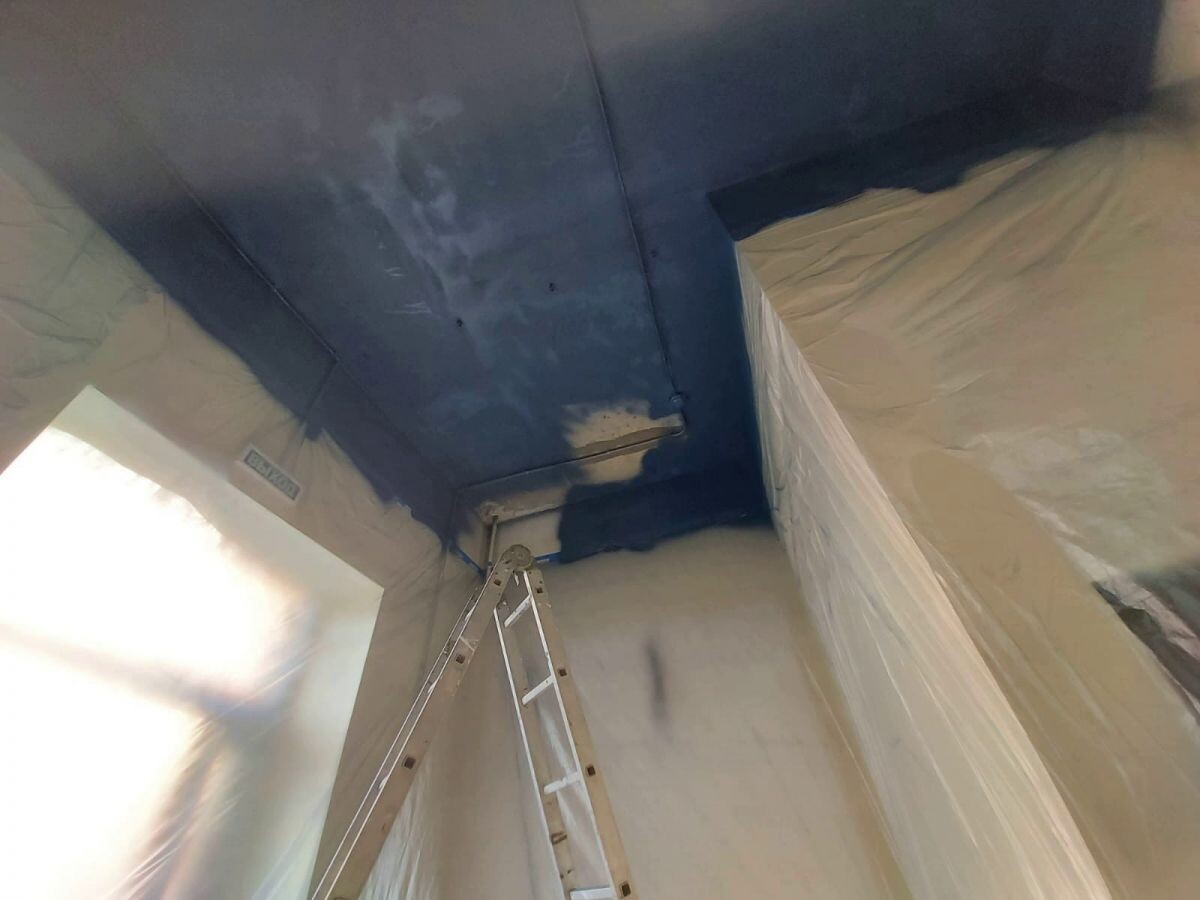 Покраска потолка кофейни Do.Bro Coffee