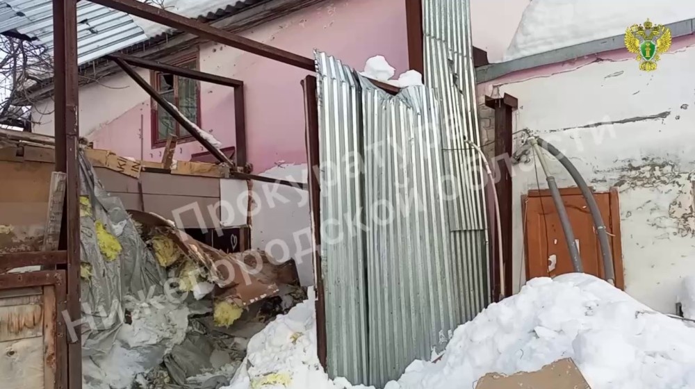    Главе СКР доложат о гибели подростка при обрушении крыши в Нижнем Новгороде