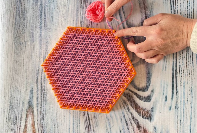 Молодость пальцев и свежесть идей: почему рукоделие - это инвестиция в активное долголетие