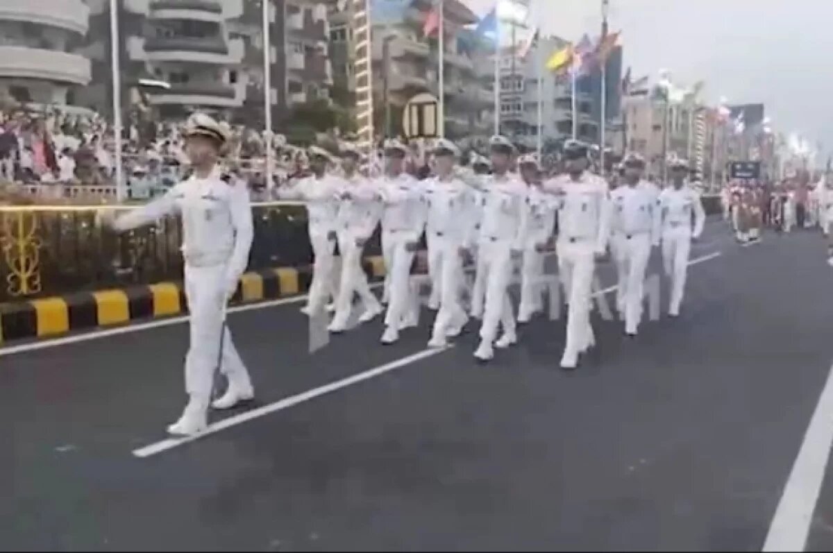    Опубликовано последнее видео с экипажем фрегата IRIS Dena, потопленного США