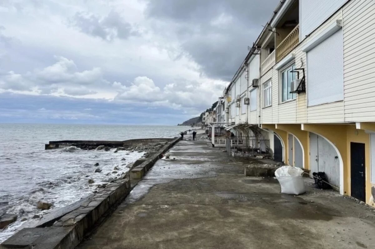    В Сочи обнаружили лодочные ангары, переделанные под жилье для туристов