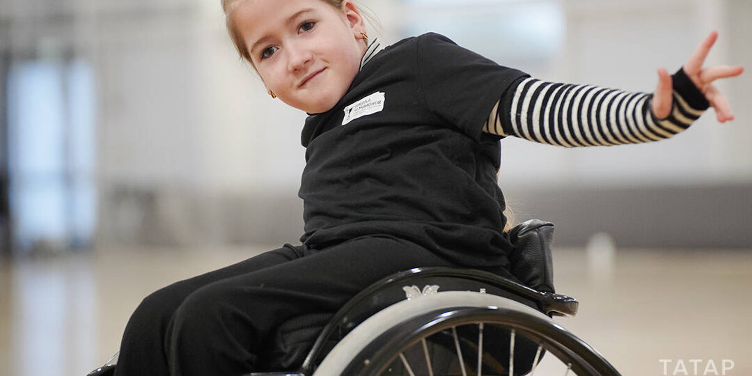 «Она может стать звездой в танцах на колясках»: история девочки-инвалида из Лисичанска