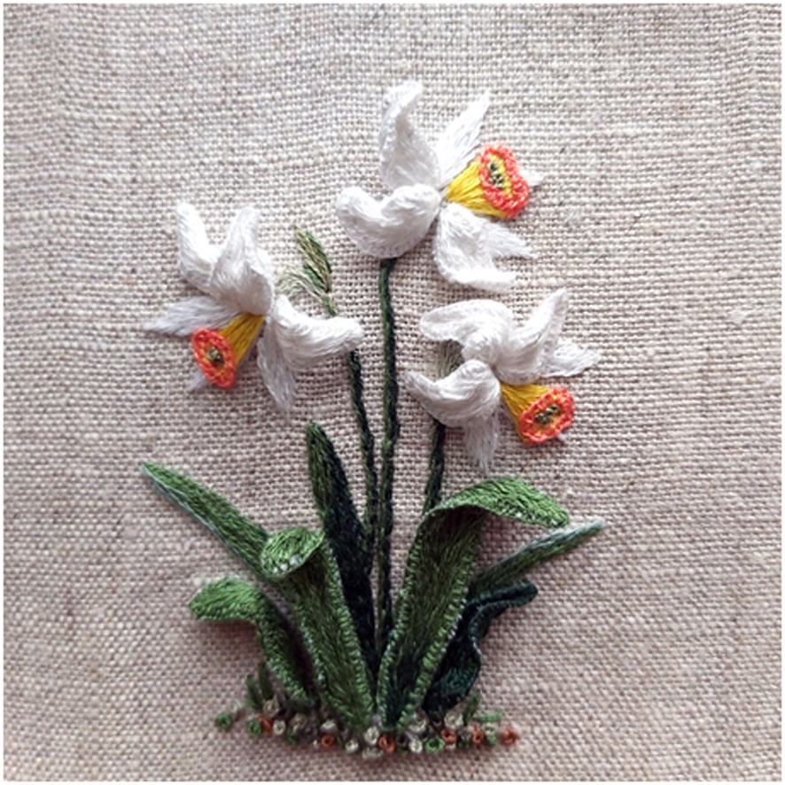 НАРЦИССЫ, объемная вышивка гладью