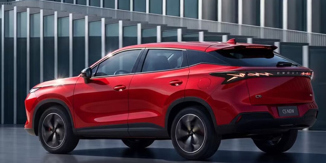 Названа цена нового Omoda C5 для России