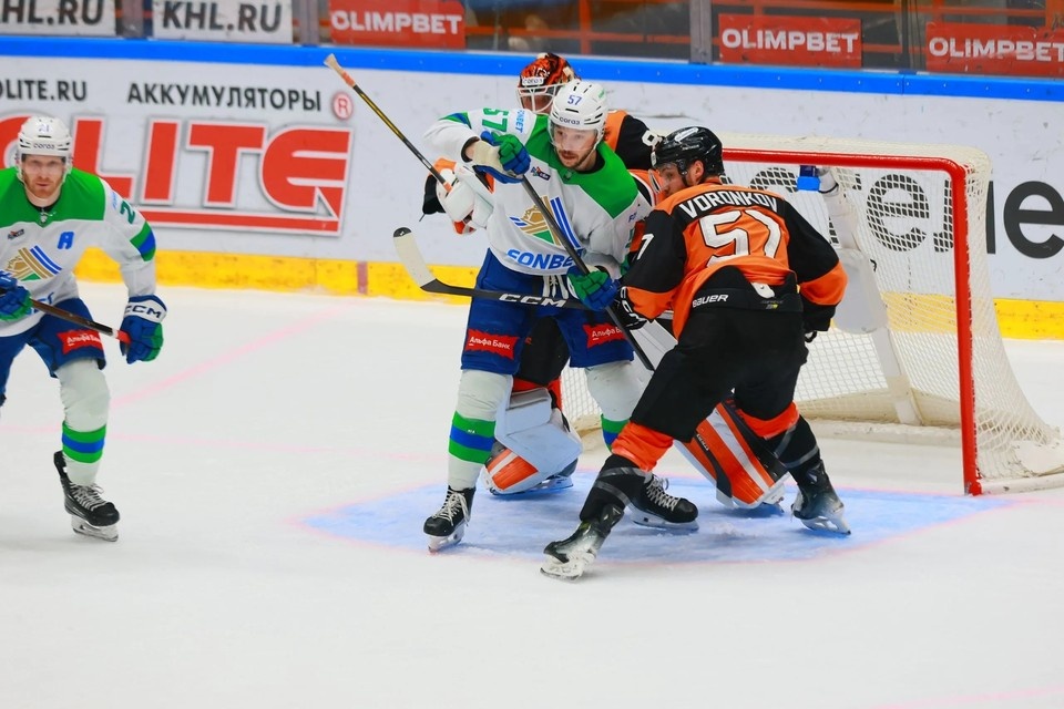    Хозяева, борющиеся за плей-офф, не оставили шансов гостям. Фото: ХК «Салават Юлаев».