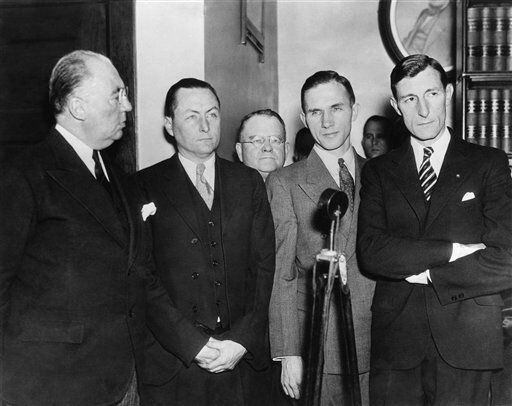 Бруно Гауптман (в середине), 1934 год. фото из ria.ru