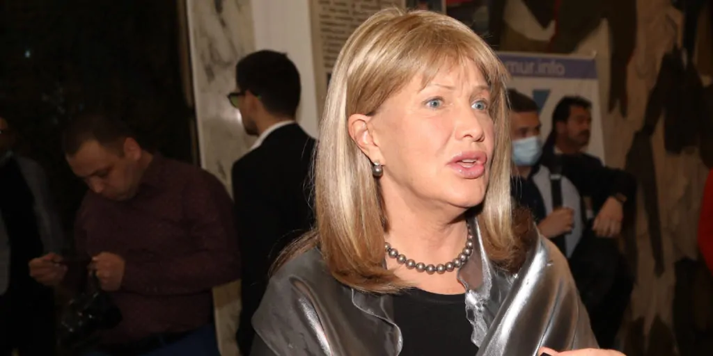 Елена Проклова