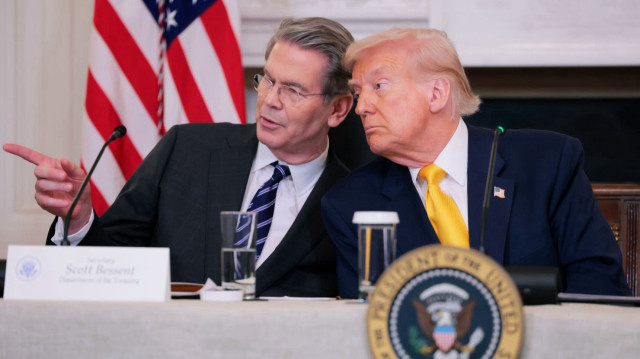    Бессент: США подумывают о дальнейшем ослаблении санкций против российской нефти