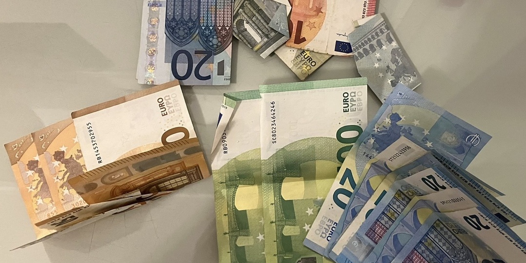 Нашли с мужем кошелек с пятьюстами евро. Как распорядились находкой