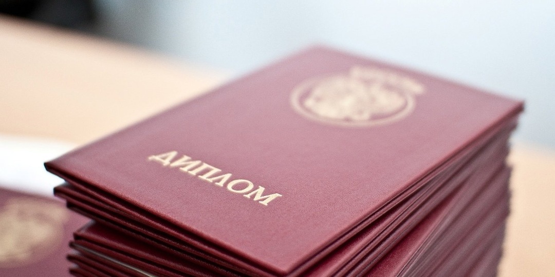 Теплякова Алиса в13 лет окончила ВУЗ и получила диплом о высшем образовании. Почему молчат СМИ