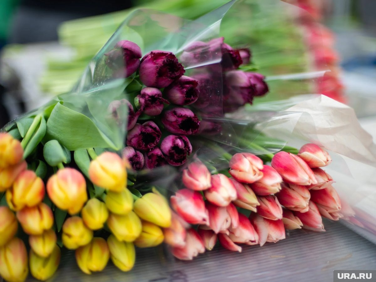     Международный женский день отмечают во многих странах 8 марта