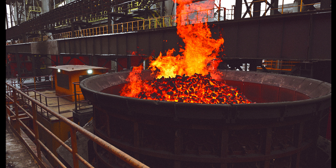 Увидел настоящий "адский котел" и понял, что кокс – это тоже золото. Изучаем знаменитую "Магнитку"