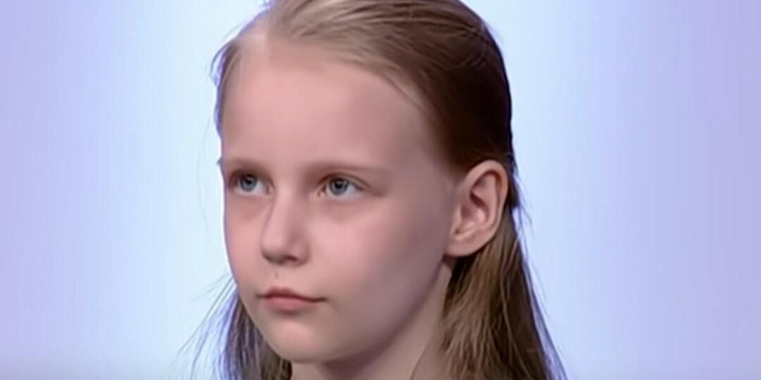 13-летняя Алиса Теплякова окончила РГГУ и получила диплом психолога