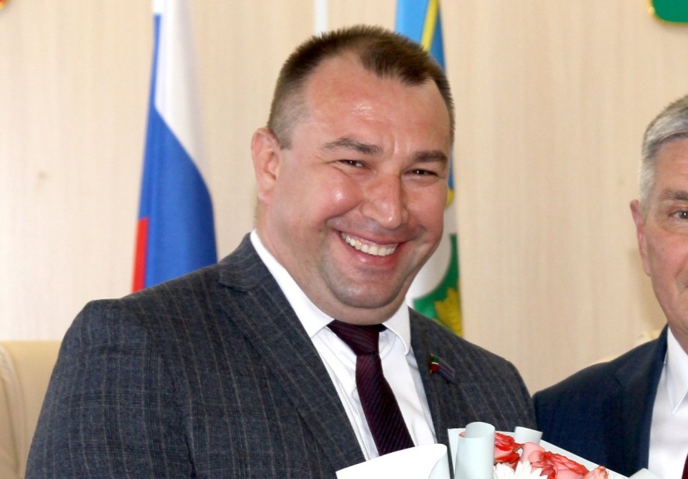    Замглавы Актанышского района РТ Ильшат Габдулхаев уволен по утрате доверия