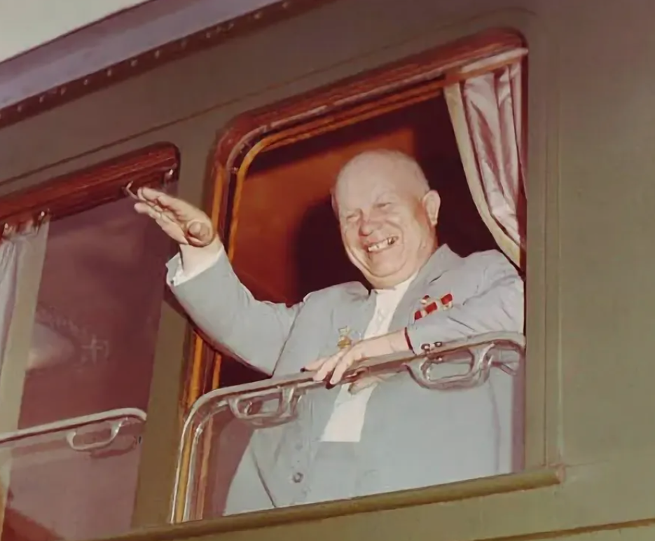 Источник - https://web.archive.org/web/20190525055053/https://ru.wikipedia.org/wiki/Хрущёв,_Никита_Сергеевич