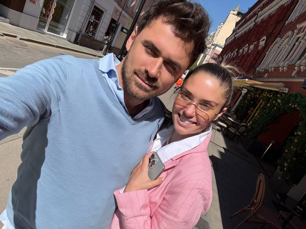    Петр Дранга женат на Агате МуцениецеСоцсети Агаты Муцениеце