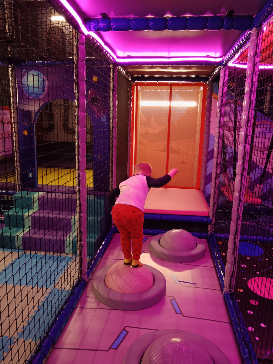 Игровую новую открыли у нас. 500 динар 1 час. Опробовали с сынулей.