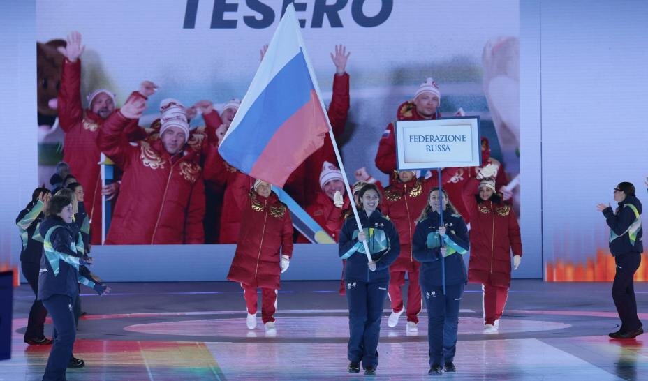    Российский флаг на Паралимпиаде 2026 в Италии. Фото: REUTERS/Remo Casilli