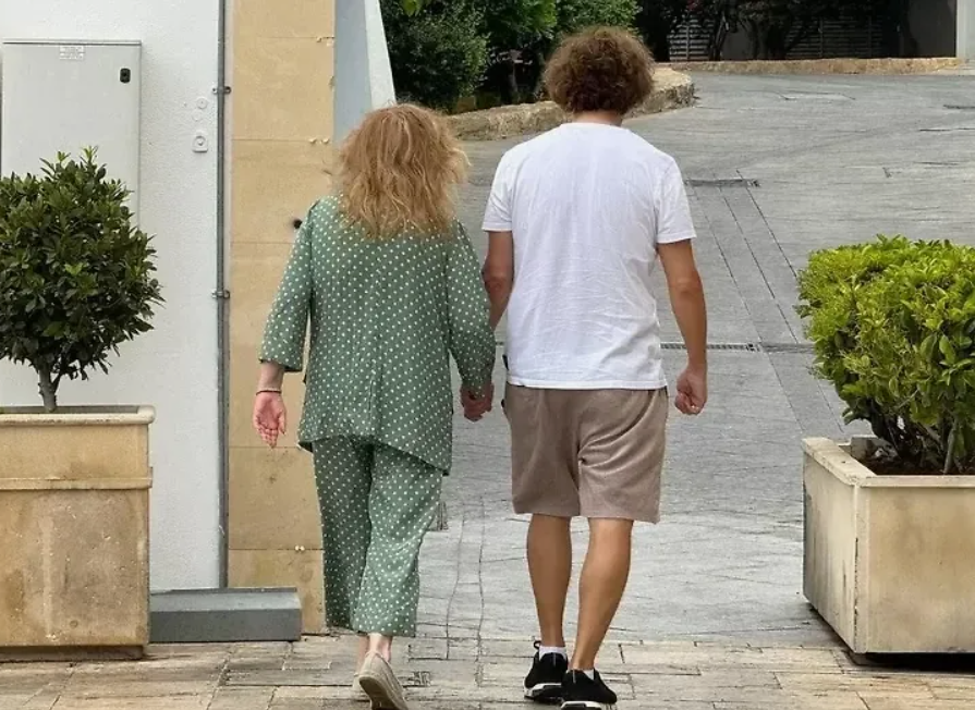 Пугачёва и Галкин* были не так давно замечены на Кипре.