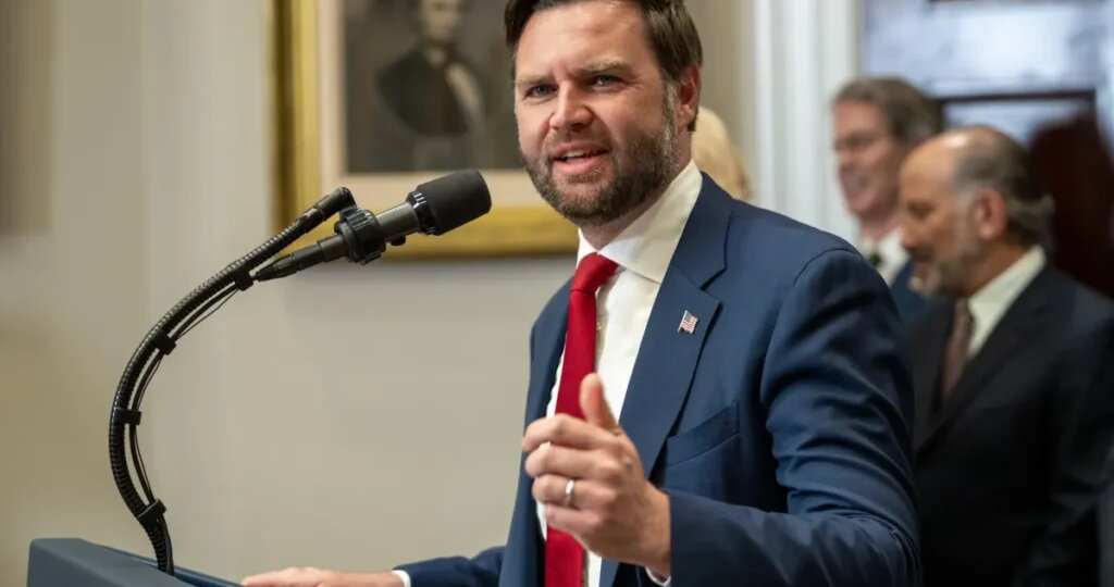 The Atlantic: война с Ираном стала унижением вице-президента США Джей Ди Вэнса