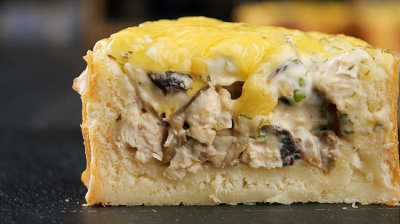 Жульен в багете: необычная подача привычного блюда — простор для вкуса и экспериментов