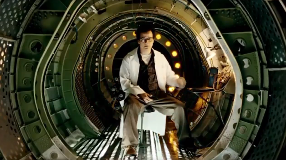 Жуан забрался внутрь своей установки. Что его ждёт? (с) Кадр из фильма