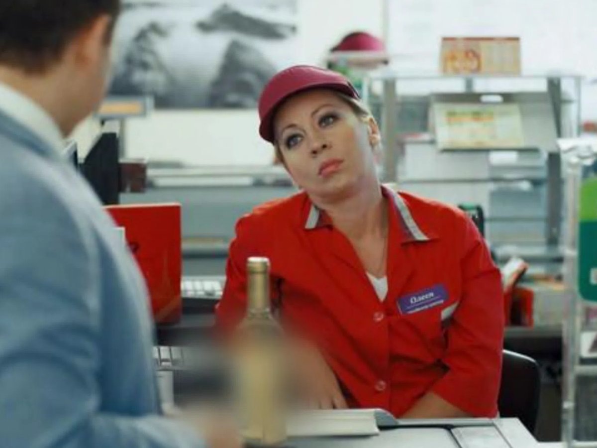     Актриса выходила на сцену театра до 120 раз в год