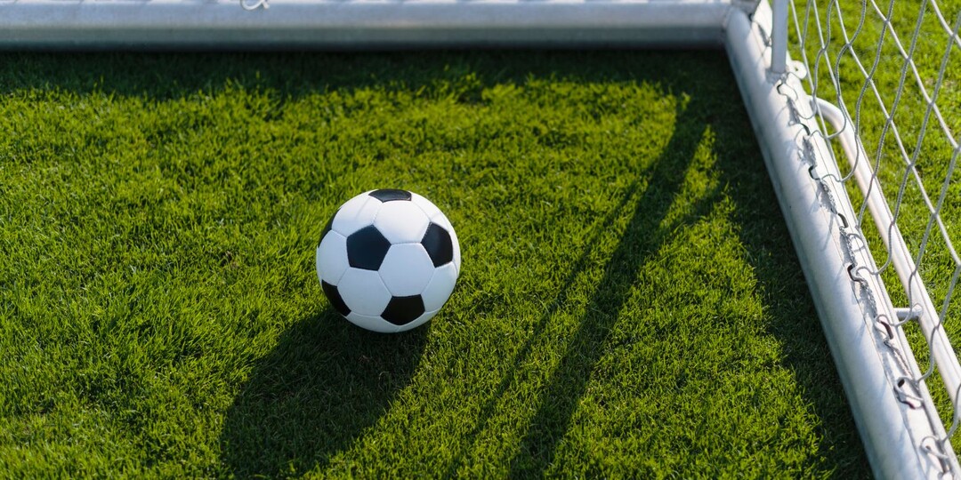 Футбольный суррогат в мартовских декорациях