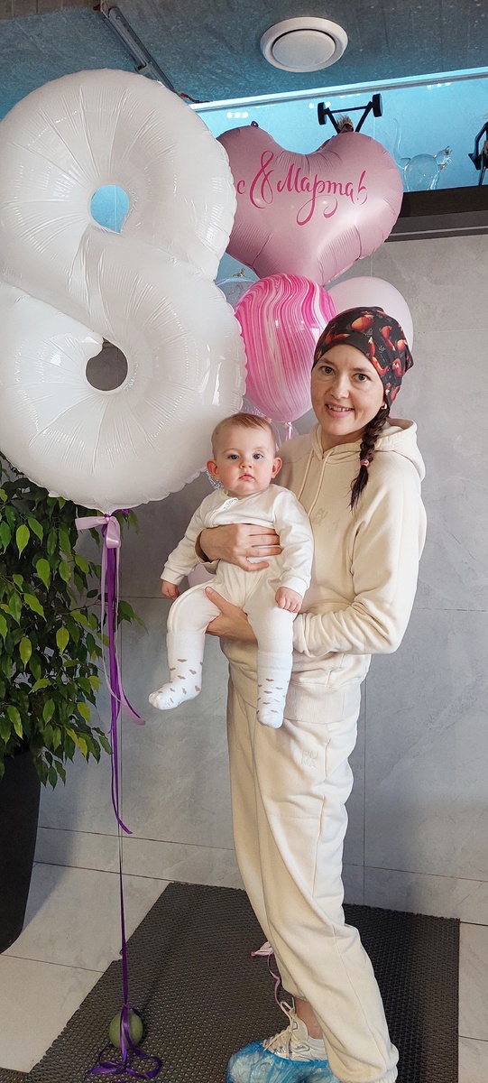 В Косатке тюльпаны, шарики и красивые девчонки – одним словом, праздник!