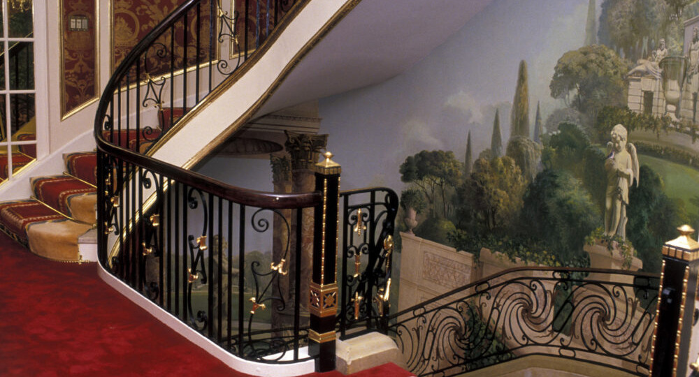 Ее личный Версаль: шикарный особняк бывшей жены Трампа продали с огромной скидкой