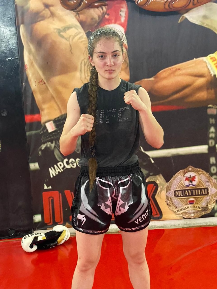    Анна Цомартова участвовала в соревнованиях по тайскому боксу. Фото: Из архива семьи.