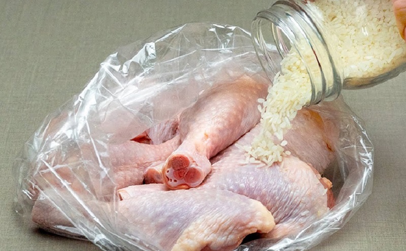 Плов в рукаве: ленивый рецепт с курицей и грибами для насыщенного ужина