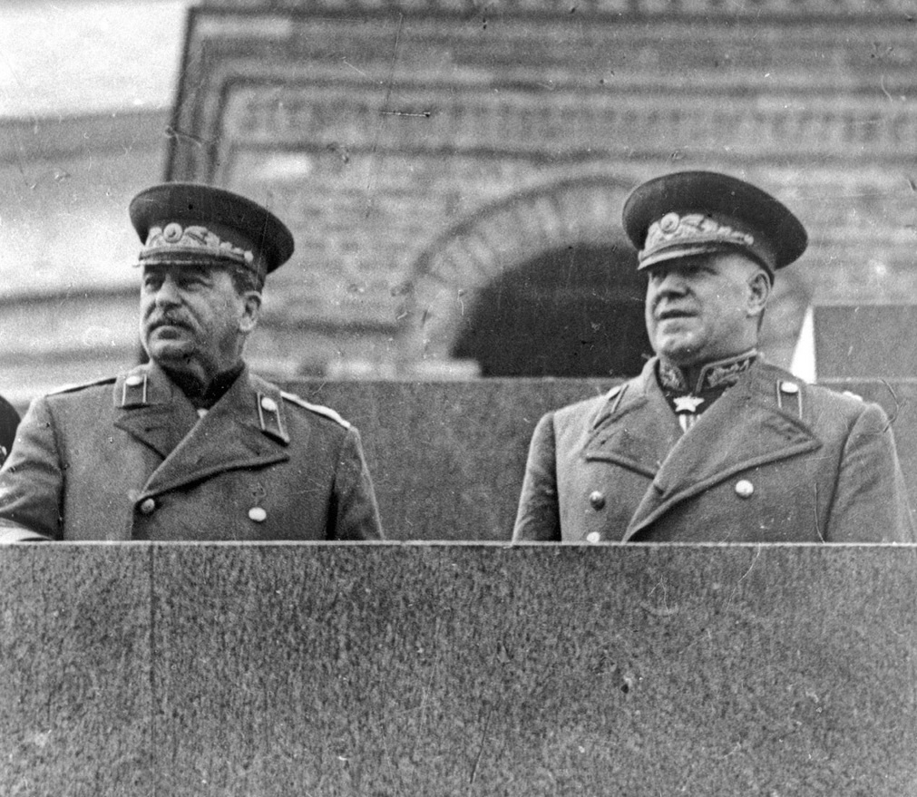 Сталин и Жуков на трибуне
