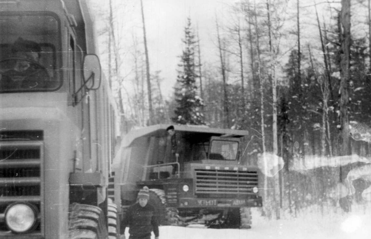 Фото автора. 80 годы двадцатого века. Зимник Усть-Кут – Мирный.