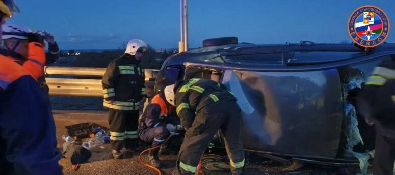 В ДТП на обледенелой дороге в Сочи погибла пассажирка иномарки