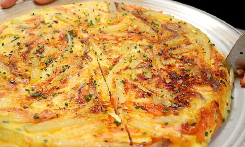 Луково-картофельный пирог: удивительный рецепт для сковороды за 10 минут — просто и вкусно