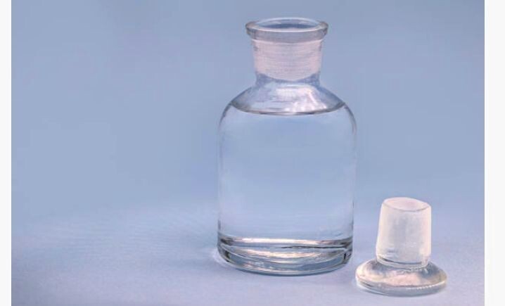 Влад решил использовать кислоту, чтобы сделать девушку некрасивой и никому не нужной 